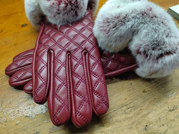 Designer-Handschuhe, Leder, CH-Handschuhe, Damen-Schaffell-Kaninchenfell, Winter-Fäustlinge für Damen, offizielle Replik, Gegenqualität, europäische Größe