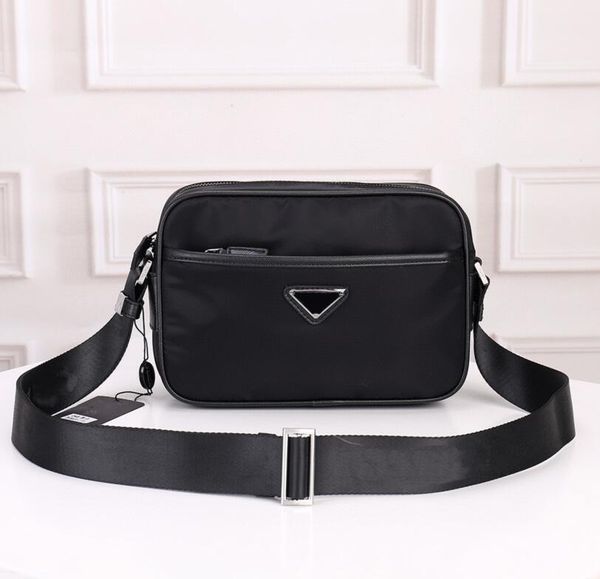 Borse a tracolla per telefono da uomo di design Borsa a tracolla di lusso con mini borsa a tracolla tascabile Borse a tracolla regolabili per donna con triangolo in nylon nero