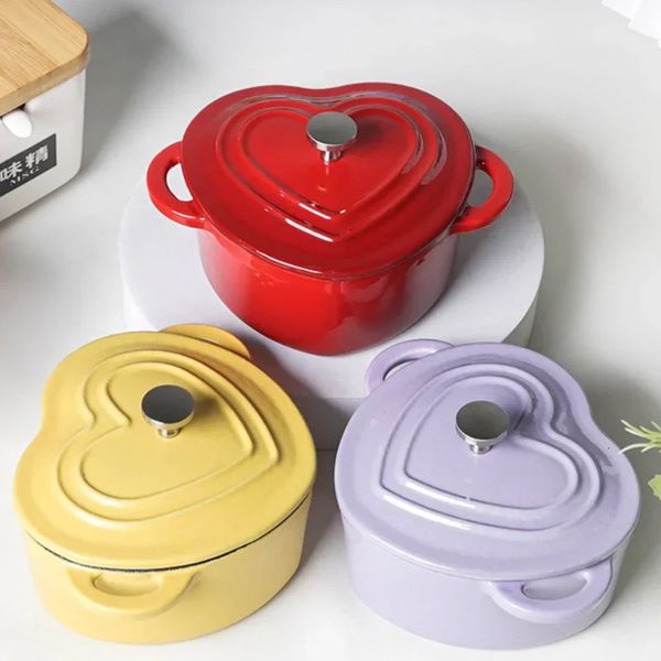 Forni olandesi Forno olandese rosso a forma di cuore da 10 cm Piccola pentola in ghisa smaltata con coperchio Casseruola Casseruola Accessori da cucina Utensili da cucina 231207