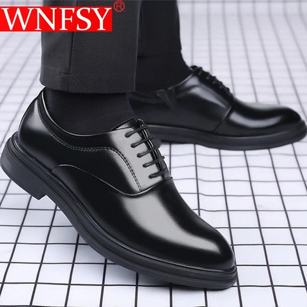 Scarpe eleganti Wnfsy Scarpe in pelle da uomo Comode traspiranti Nero Fondo morbido Uomo Affari Abbigliamento formale Scarpe da sposa casual Zapatos Hombre 231208