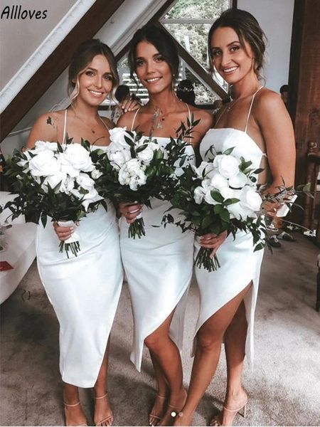 Bianco semplice Boho Abiti da damigella d'onore corti Cinghie con spacco laterale Sexy giovani ragazze Abiti da festa formali Garden Beach Matrimonio Ospite Abito moderno da damigella d'onore CL3038