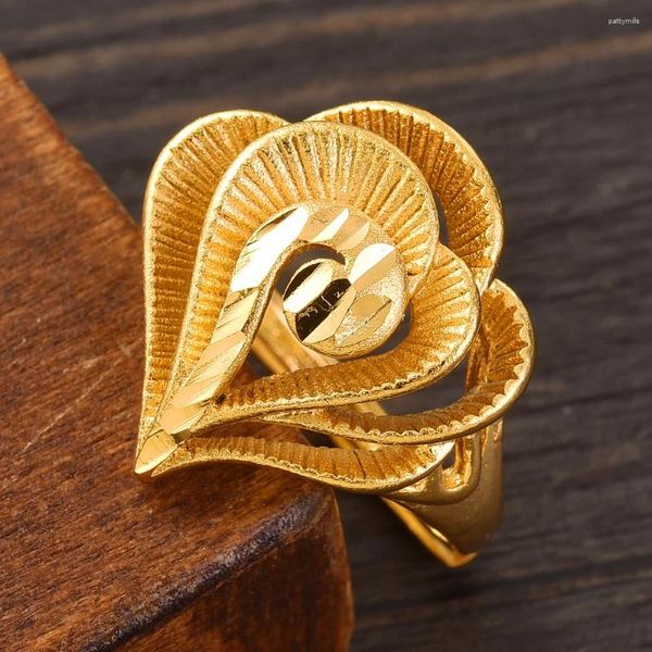 Кластерные кольца Heart Ross Shape Gold Alted Resizable Fighger Ring Classic Women Элегантные эфиопские Дубай Африка Африка.