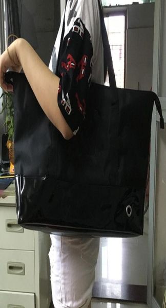 2017NEW famoso marchio nero shopping panno impermeabile classica borsa da viaggio da donna casual cuciture inferiori PU borsa moda casual b5098389