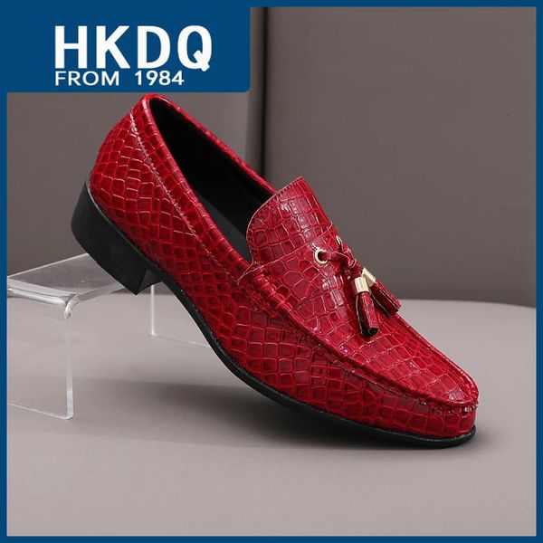 Sapatos de vestido HKDQ Business Casual Tassels Sapatos de couro para homens na moda vermelho elegante homem vestido sapatos conforto deslizamento-on social masculino sapatos formais 231208