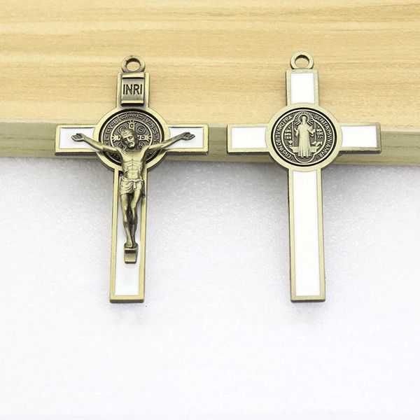 Colares Pingente Católico Cristo Jesus Igreja Ícone São Bento Crucifixo Cruz Pingente Encantos para DIY Colar Chaveiro Enforcamentos Peças de Jóias 231208