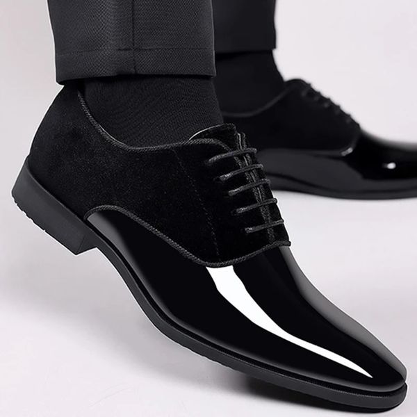 Vestiti classici PU 47 in pelle di brevetto uomini casual business allaccia su scarpe da lavoro per ufficio formale per feste maschili oxfords 231208 mal