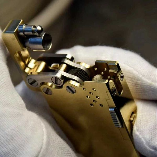 Ignição automática mecânica de latão artesanal sem isqueiro a gasolina e material de liga de titânio com caixa de presente