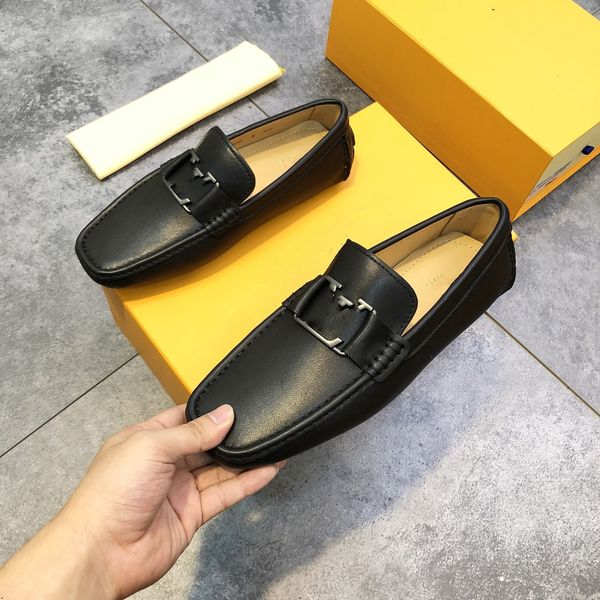 40modelo verão designer homem mocassins vestido de casamento branco condução mocassins calçados homens sapatos casuais split couro deslizamento em sapatos masculinos leves