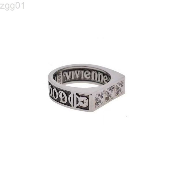 Designerin Viviene Westwoods Neuer Viviennewestwood Western Empress Dowager's Square Letter Ring Punk Saturn Ring Paarring