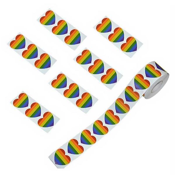 Confezione regalo 500 pezzi Adesivi Gay Pride Love Is Rainbow Flag Etichetta per auto a forma di cuore Festival Bomboniere Decorazioni275M