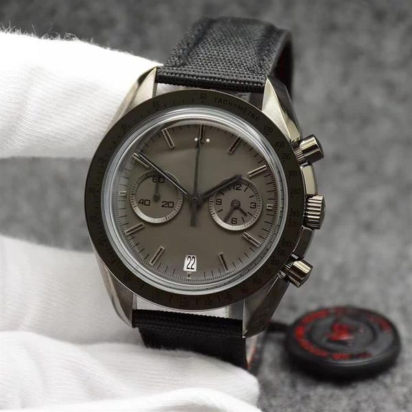 44 mm Cronógrafo de cuarzo Esfera gris Relojes para hombre Reloj lunar Correa de cuero negra Lado oscuro del anillo que muestra marcas taquimétricas Wri224F