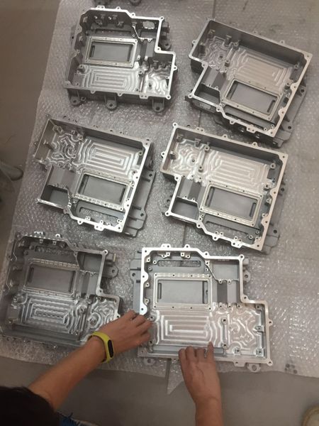 Fundição de peças automotivas, caixa controladora de alumínio, peças de fundição de alumínio de precisão, peça de metal fundido com molde de areia de impressão 3D