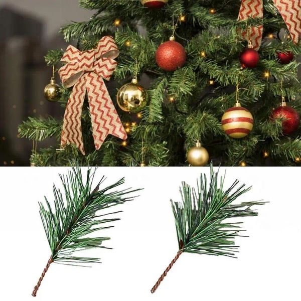 Fiori decorativi Mini artificiali Rami di albero di Natale Piante verdi 2023 anni Piccoli steli di pino Scelte per decorazioni per feste