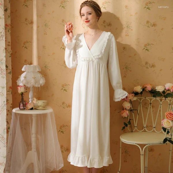 Damen-Nachtwäsche, Vintage-Nachthemd aus weißer Baumwolle, Prinzessinnen-Nachtwäsche, süßes V-Ausschnitt-Langarm-Nachtkleid mit Spitze, viktorianisches Nachthemd