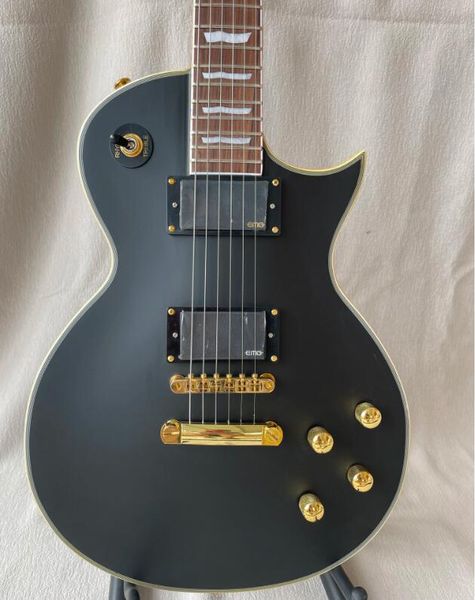 LTD Eclipse II VB CUSTOM Mattschwarze E-Gitarre China EMG-Tonabnehmer, 9-V-Batteriekasten, gelbe Bindung, Palisandergriffbrett