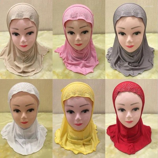 Abbigliamento etnico One Piece Amira Hijab per bambini musulmani Bambini Bellissimo turbante in pizzo Ragazze islamiche Sciarpe Scialli Solid Head Wraps Sciarpe