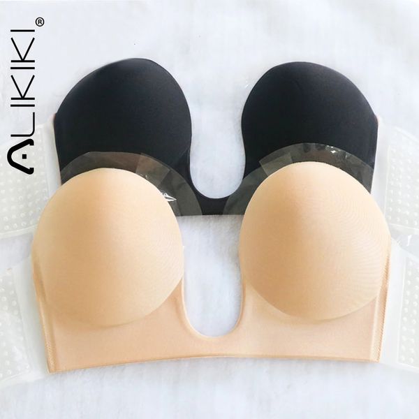 Almofada de peito Sexy Silicone Nipple Cover Bra Pads Adesivo Reutilizável Invisível Levante Fita Pétalas de Mama para Vestido de Festa Acessórios de Sutiã 231211