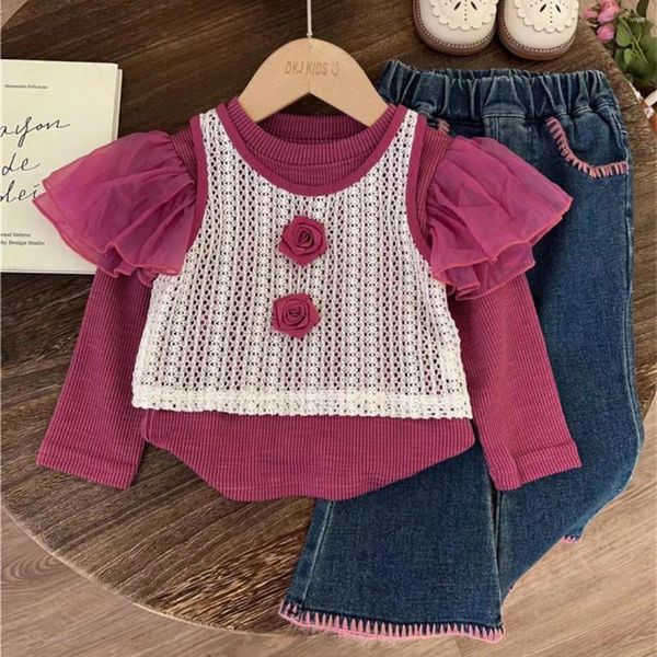 Set di abbigliamento 2023 Autunno Bambini Neonate 3 pezzi Vestiti in cotone a maniche lunghe in maglia Top Fiore Gilet vuoto Denim Orlo in pizzo Pantaloni svasati Completo