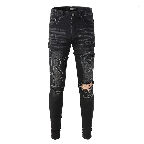 Jeans masculinos preto high street angustiado letras de couro magro retalhos danificados buracos magro estiramento rasgado streetwear