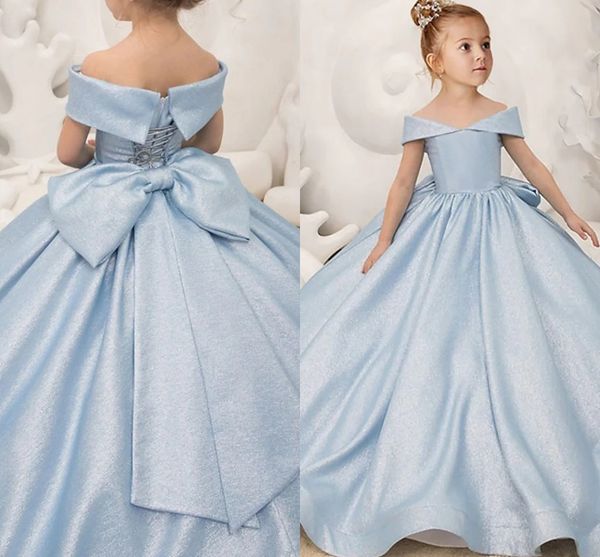 2024 Himmelblau Schulterfreies Langes Blumenmädchenkleid Elegante Schleife Prinzessin Satin Ballkleid für Kindergeburtstagsfeier Erstkommunion Kleider