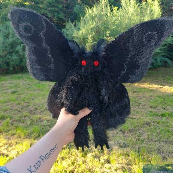 Gefüllte Plüschtiere Spielzeug Gothic Mothman Plushie sucht eine Liebe und ein magisches Zuhause Unique Novel Black Moth Soft Toy Cute Qw Otpoc