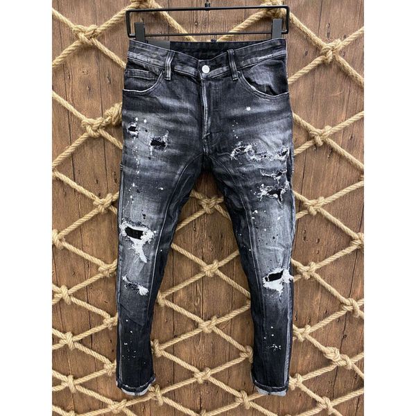 Nuevos hombres Jeans Hole Azul claro Gris oscuro Italia Marca Hombre Pantalones largos Pantalones Streetwear Denim Skinny Slim Straight Biker Jean para mujeres D2 Calidad superior 28-40 Tamaño DSQ