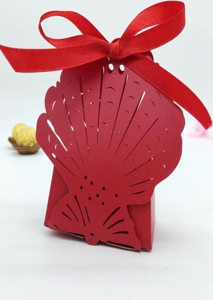 Scatole di cioccolatini con scatola di caramelle a conchiglia cava tagliata al laser da 100 pezzi con nastro per la festa nuziale Baby Shower Bomboniera Gift7715815