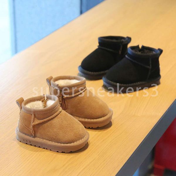Botas de designer de criança neve inverno pelúcia algodão 1-2 anos de idade bebê sapatos de caminhada para meninos e meninas quente macio sola curta criança bota de bebê