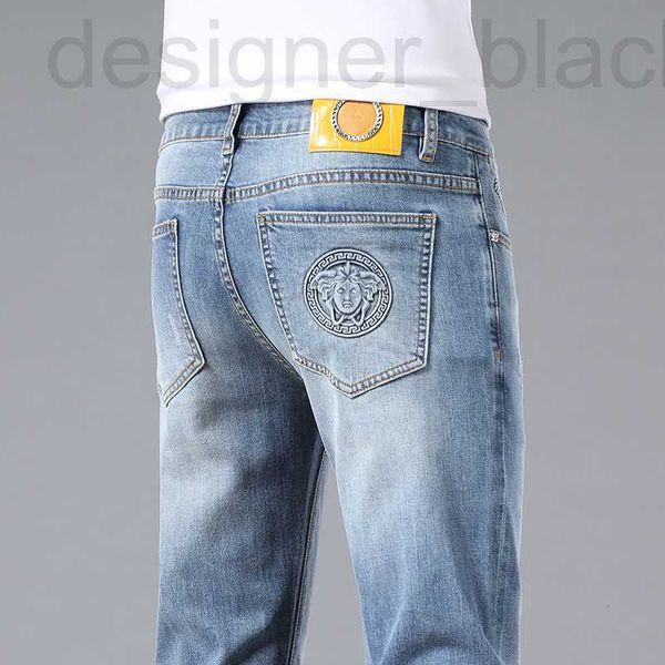 Jeans masculinos designer jeans primavera nova moda marca europeia pés calças elásticas quente carimbado azul claro para homem 781s