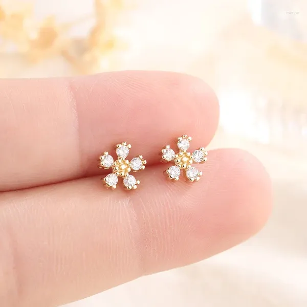 Orecchini a cerchio Trendy color oro Fiore Stud per le donne Temperamento semplice Simpatico cristallo per piercing all'orecchio Piccolo regalo di gioielli