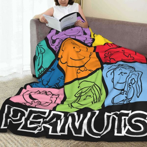 Silver Buffalo Peanuts Mehrfarbige Charakter-Gitter-Fleece-Überwurfdecke. Superweiche Überwurfdecke mit Anime-Muster als Weihnachtsgeschenk für Kinder