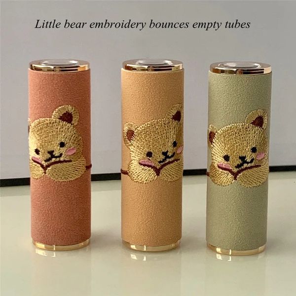 Outros itens de beleza de saúde atacado batom recipiente tubo pequeno urso bordado salta vazio lip balm ferramentas de maquiagem 231211