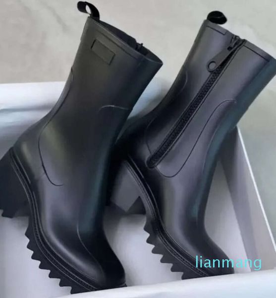 Luxurys Designers Women Boots Rain estilo Inglaterra Propertável Welly Borracha Rains Sapatos Botas de bota de tornozelo 543
