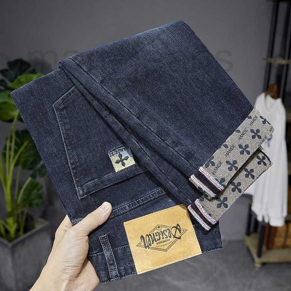 Мужские джинсы Designer 2023 Корейские модные джинсы с принтом для мужчин, облегающая вышивка для мужчин, повседневная одежда и зимние брюки H61P