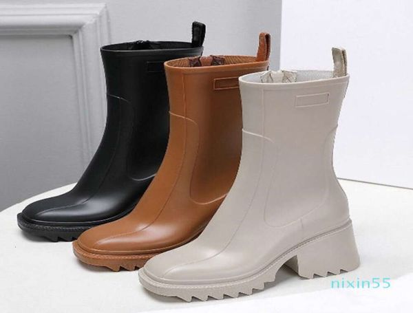 Luxurys Designers Mulheres Botas de Chuva Inglaterra Estilo Impermeável Welly Borracha Chuvas Sapatos Ankle Boot Booties 544