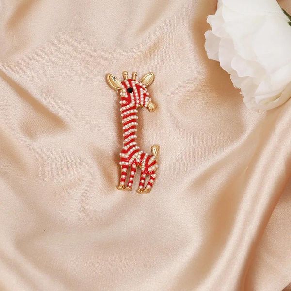 Spille Collare di moda Spilla a goccia in lega di olio Perla Giraffa Spilla animale Cardigan Accessorio per gioielli da sposa da donna