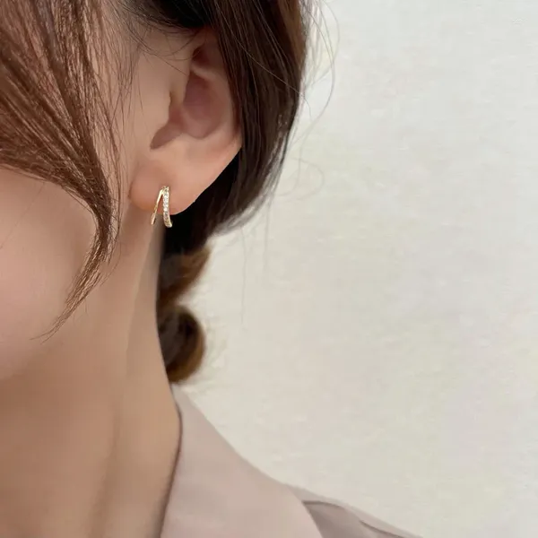 Ohrstecker im koreanischen Stil, Strass, klein, für Frauen, einfaches Design, unregelmäßige Goldfarbe, Metall, exquisiter Schmuck