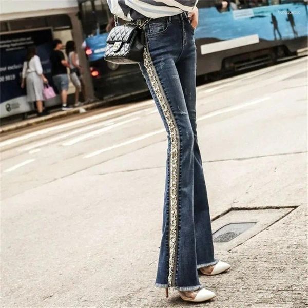 Jeans da donna Streetwear Taglie forti Pantaloni svasati ricamati con perle sfrangiate Pantaloni con taglio a stivale da donna Pantaloni skinny in denim con fondo a campana skinny elasticizzati