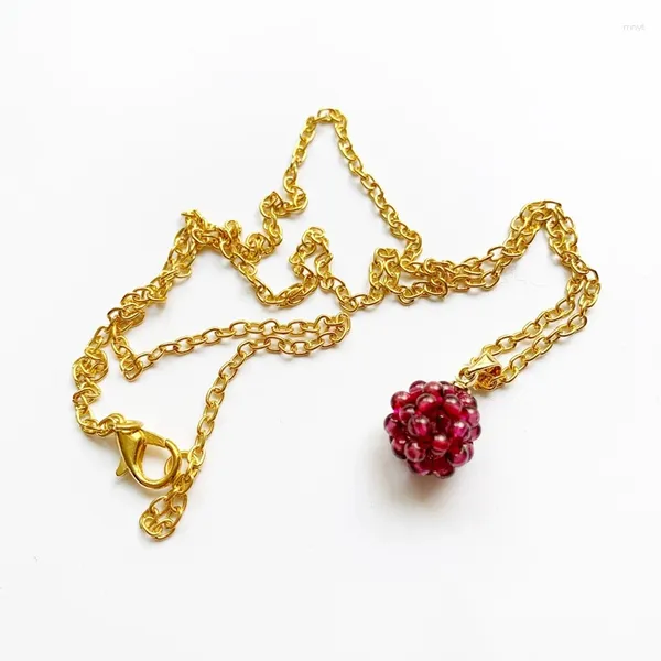 Anhänger Halsketten Natürlicher Granat Stein Perlen Eingewickelte Kugel Energie Halskette Roter Kristall Legierung Kette Schmuck 1 Stück