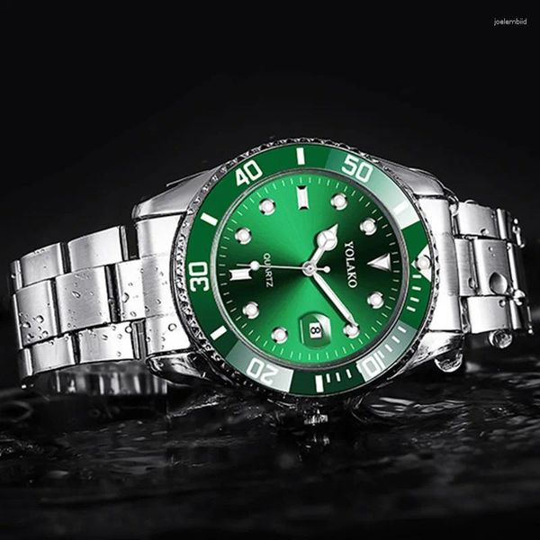 Orologi da polso Orologio al quarzo da uomo alla moda per il tempo libero Lusso all'aria aperta Sport Acqua fredda Orologio a lancetta fantasma Orologio da polso non meccanico verde business