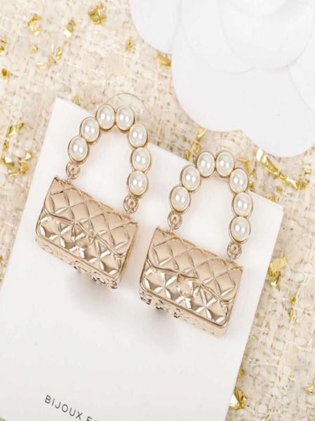 2021 neue Marke Mode Schmuck für Frauen Gelee Design Party Perlen Ohrringe C Name Stempel Crush Bag Ohrringe3091953860011