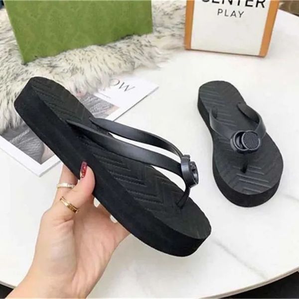 Infradito da donna di alta moda Stilista semplice Pantofole da gioventù Scarpe mocassino adatte per la primavera estate e autunno Hotel Spiagge Altri posti sandali