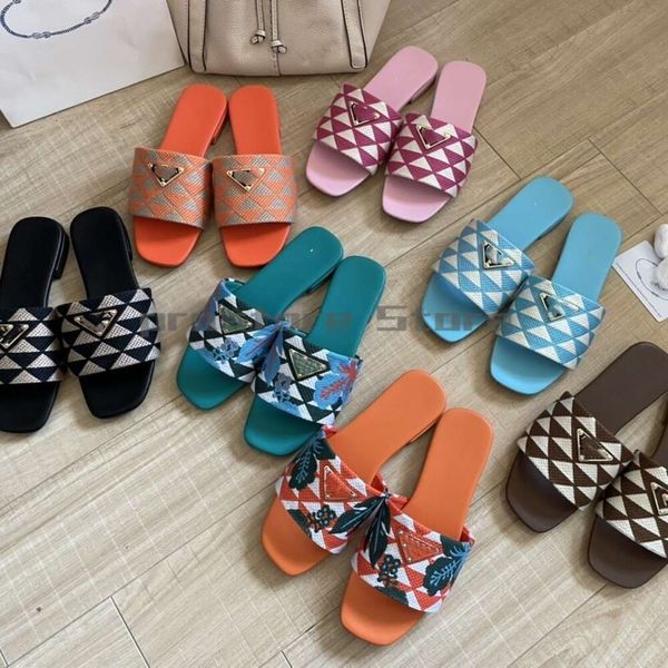 Ciabatte da donna in tessuto ricamato Pantofole Triangolo con fiori ricamati Ciabatte da donna Ciabatte da casa Infradito Sandali Piscina estiva Appartamenti Scarpe con risvolto Suola in gomma