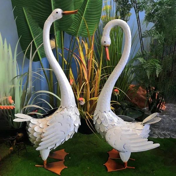 Decorações de jardim criativo arte de ferro estátuas de cisne branco acessórios ornamentos decoração ao ar livre para casa de campo decoração de jardinagem estátua