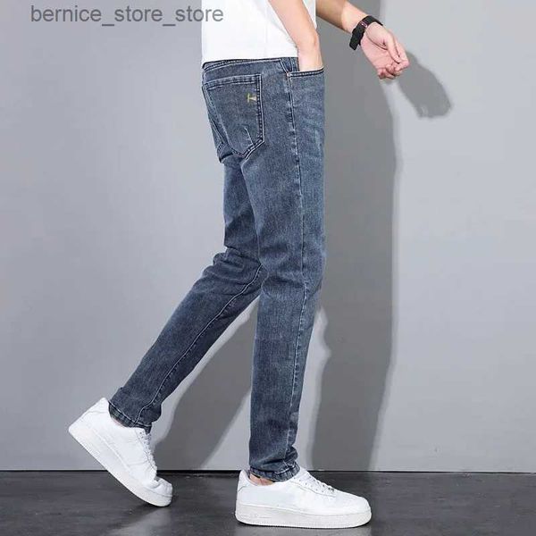 Jeans da uomo Nuovo 2023 Coreano Street Harajuku Jeans in denim elasticizzato S Abbigliamento Lusso Ricamo italiano Blu Abbigliamento di lusso per uomo Pantaloni freddi Q231212