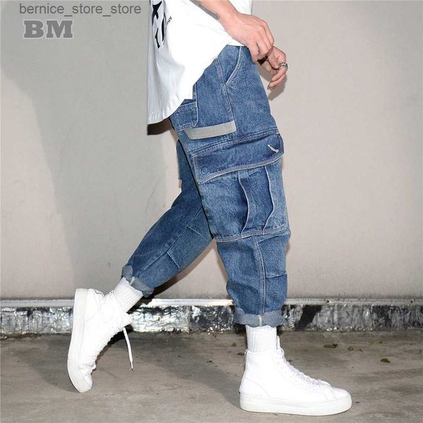 Jeans da uomo American Streetwear Multi Pocket Cargo Jeans per uomo Abbigliamento Coreano Hip Hop Denim Harem Pantaloni Harajuku Casual Pantaloni corti Q231212