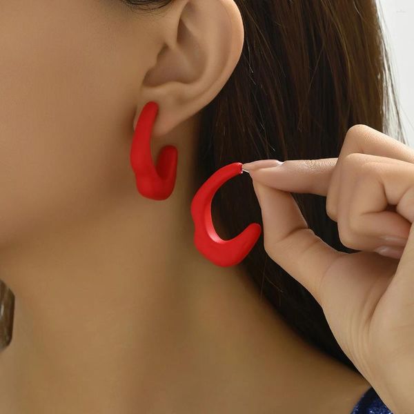 Orecchini con perno Aretes De Mujer Acrilico Irregolare a forma di C per le donne Cerchio geometrico rosso Goccia Huggie Orecchino Gioielli dichiarazione