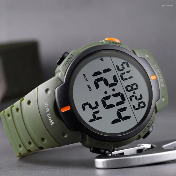 Armbanduhren Mode Herren Sportuhren SKMEI Armbanduhr LED Digitaluhr Datum Wasserdicht Militär Stoppuhr Herren Outdoor