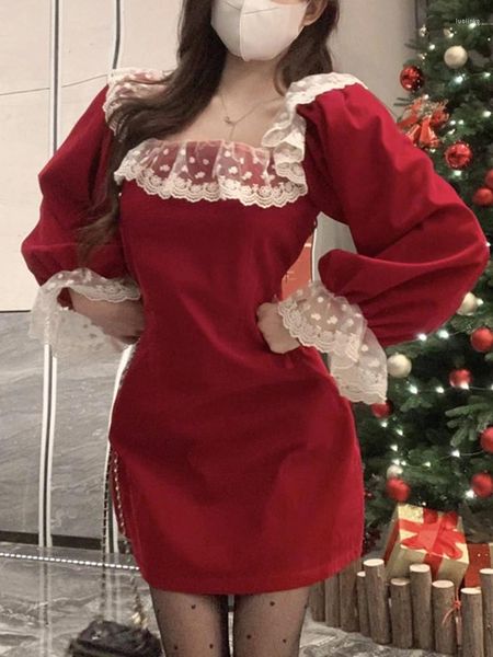 Lässige Kleider Koreanischer Preppy-Stil Elegantes Minikleid Laternenärmel Quadratkragen Spleißen Spitze Schlanker roter Samt Weihnachten für Frauen