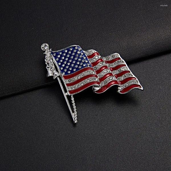 Broschen USA Flagge Anstecknadel Niedliche Strassmalerei Öl Emaille Brosche Kristall Fahnenmast Tasche Kleidung Modeschmuck Amerikanisches Abzeichen